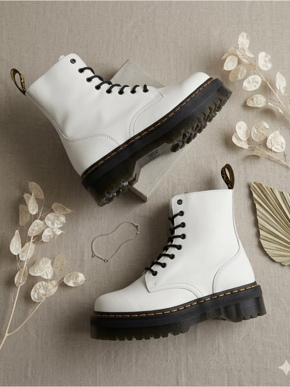 Dr Martens Jadon Platform Boots White Leather W8 Lace Up NIB